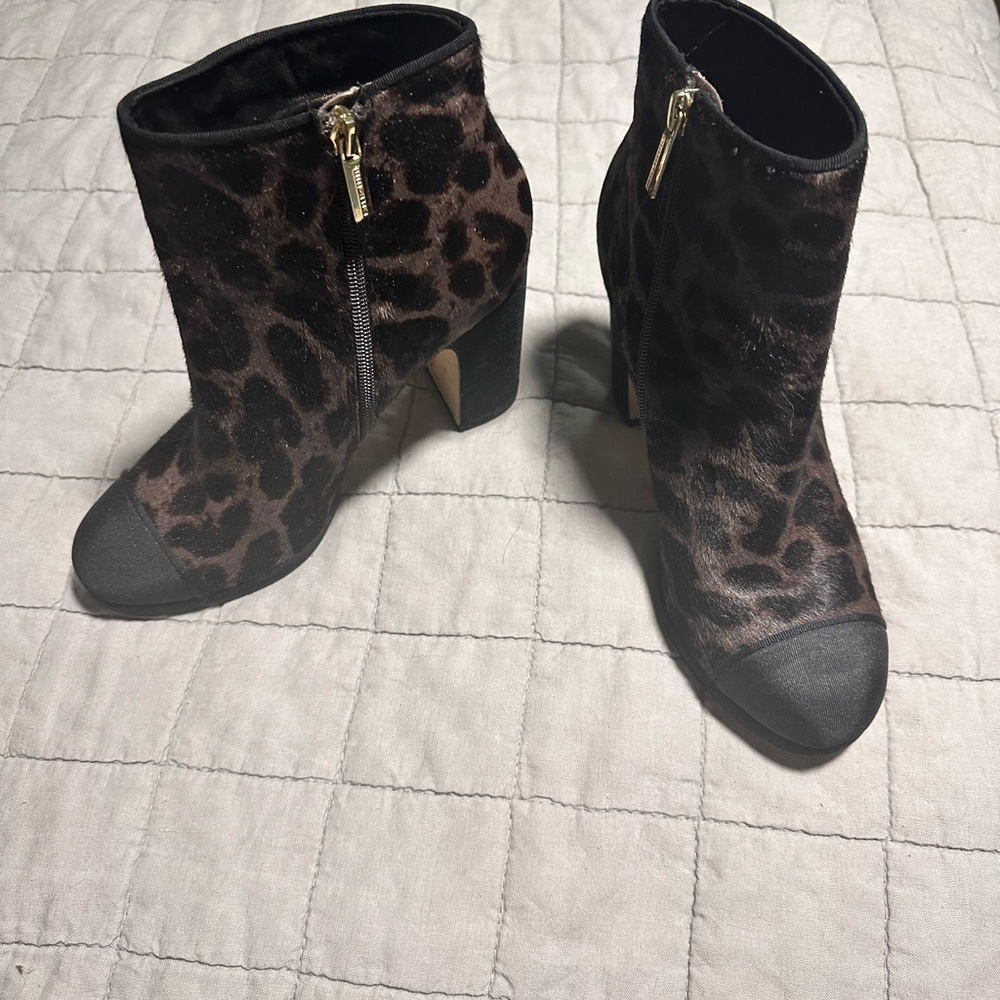 Karl Lagerfeld angle boots. - Picture 4 of 6